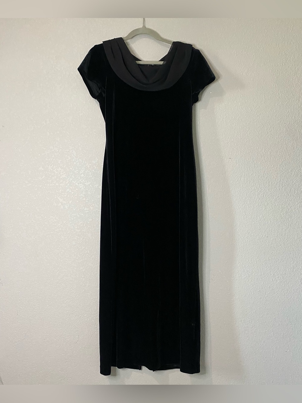Connected Apparel Women’s 8 Vintage Black Velvet Drape Neck Midi Dress